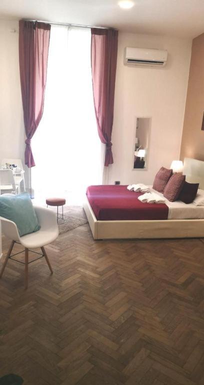 Domus Luigi Leone 2 Bed & Breakfast Naples Exterior photo